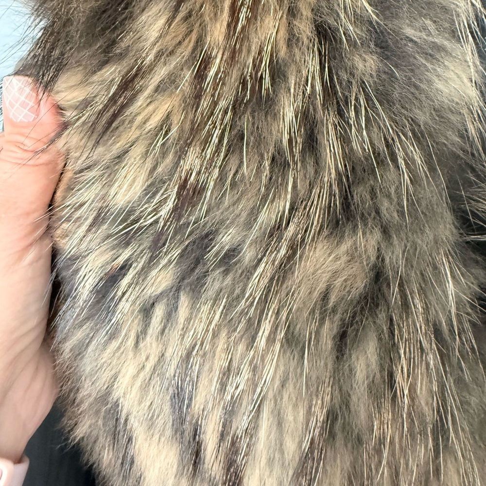 Black Leather Jacket with real Fur Collar - Picture 5 of 10